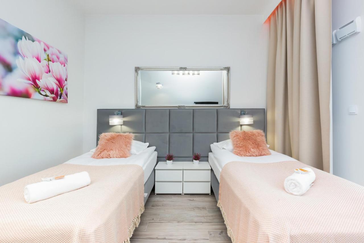 Apartments With Parking Warsaw Business Center By Noclegi Renters Ngoại thất bức ảnh